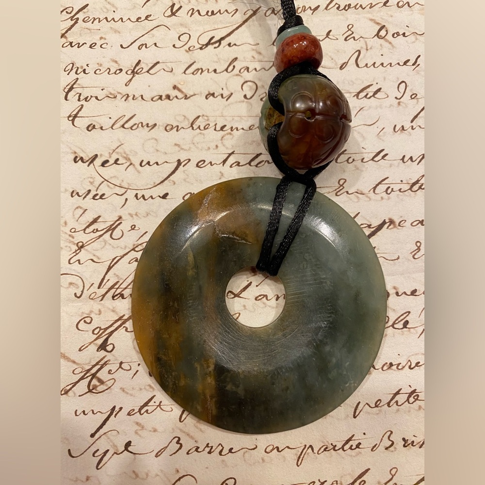 Vintage cut green marble creative necklace - Picture 7 of 9